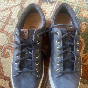 Sperry sneakers lt gray 9.5. NEW